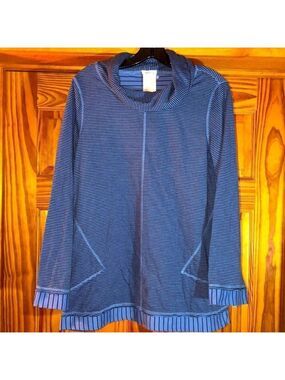 NWOT womens size P/S tribal jeans turtleneck shirt